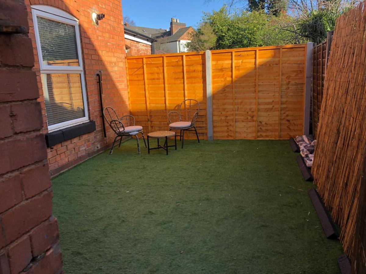 Shm Stays Hs2 Workers Great For Long Term Stays & Short Stays, 15 Min Drive To City Centre & Airport 2 Min Walk To Shops And Train Station Birmingam Exterior foto