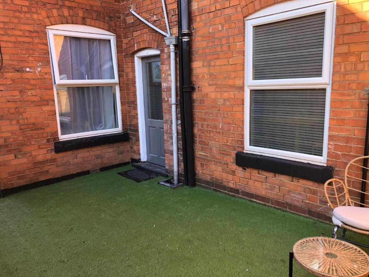 Shm Stays Hs2 Workers Great For Long Term Stays & Short Stays, 15 Min Drive To City Centre & Airport 2 Min Walk To Shops And Train Station Birmingam Exterior foto