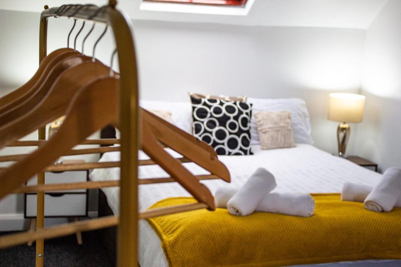Shm Stays Hs2 Workers Great For Long Term Stays & Short Stays, 15 Min Drive To City Centre & Airport 2 Min Walk To Shops And Train Station Birmingam Exterior foto